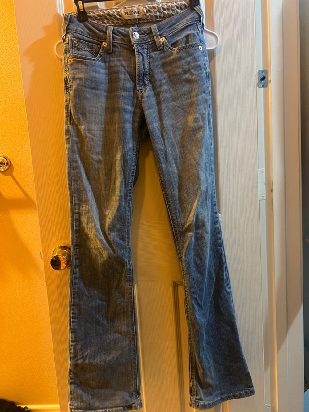 Ariat REAL Jeans in Medium Blue Denim